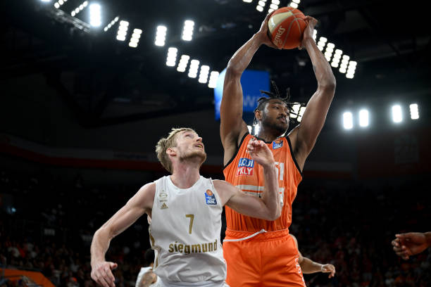 尽管胜利的 尽管胜利的